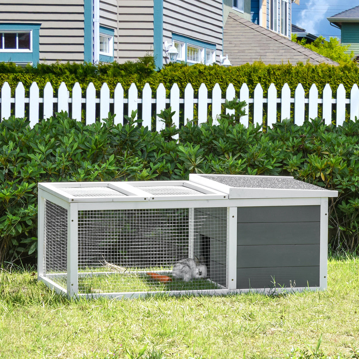 Wooden rabbit and guinea pig hutch – view 2