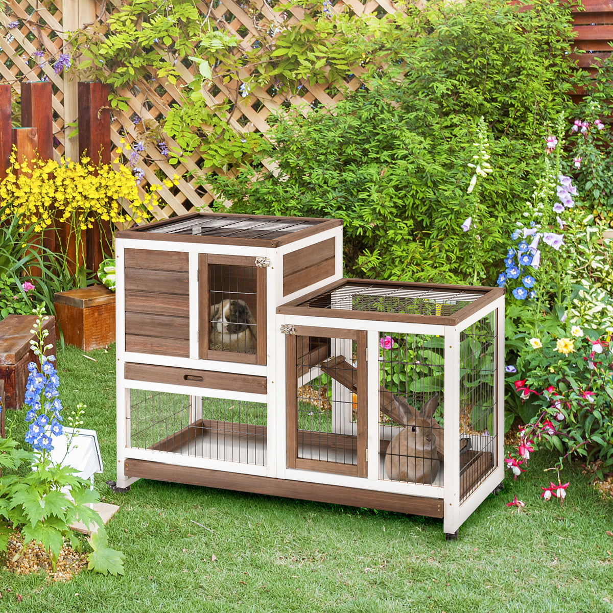Two-tier fir rabbit hutch on wheels – view 4