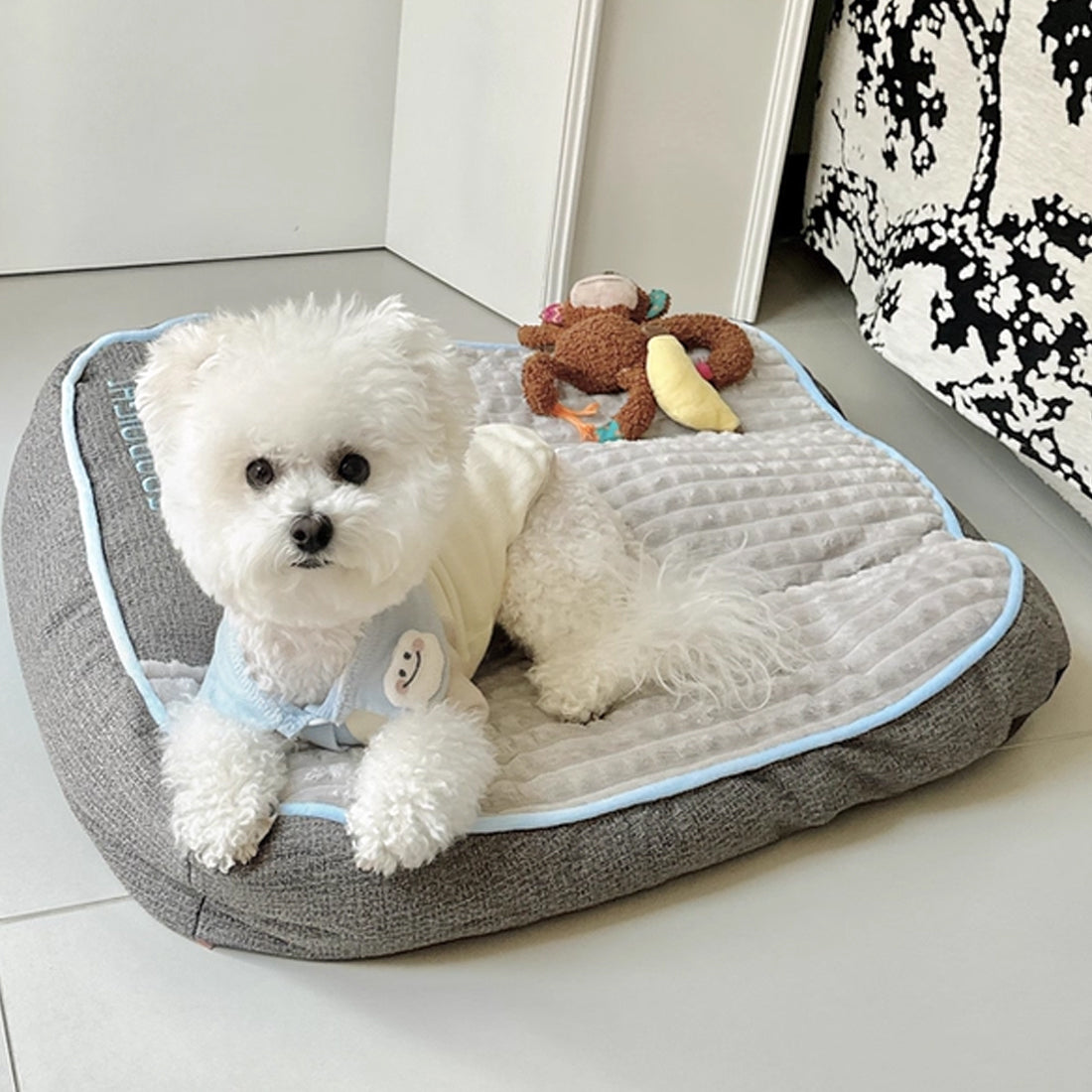 Warm winter dog bed and sofa mat – view 8